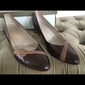 Bally Vintage 1980's VERY RARE Pumps Heels Size 7 Brown Beige Trim need lifts